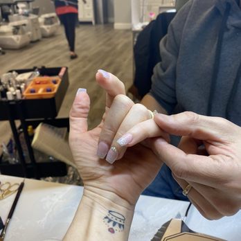 Modern Nails & Spa - An and Lin are so attentive, creative, and experts in all things design! I LOVE my nails. - Nail Salons Near Me - Lynden, Washington