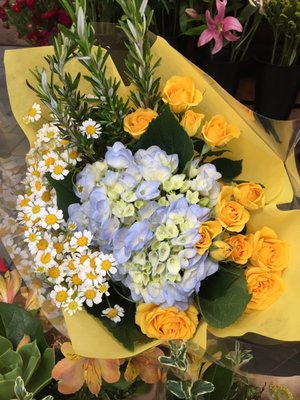 Flower Outlet & Gifts by null