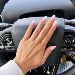 how can you not be in love with these nails