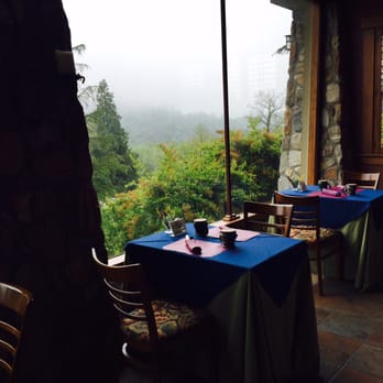 Orchard Hill - Eating area with a view - Hotels Near Me - Julian, California Orchard Hill - Eating area with a view - Hotels Near Me - Julian, California