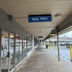 Nail Pro - Entrance in shopping center