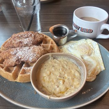 Early Bird West Omaha - CHICKEN & WAFFLE - Breakfast & Brunch Near Me - Omaha, Nebraska