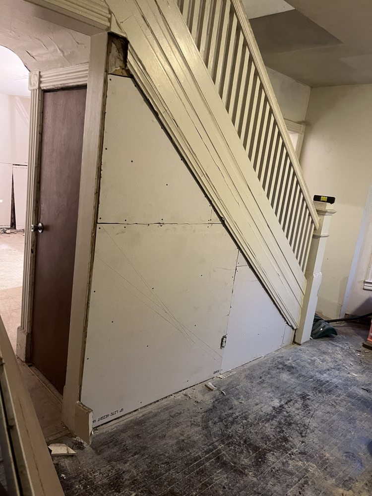 Slide of Paredes Mobile Services