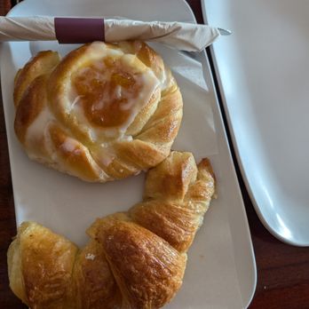 Cafe de Paris Bakery - Bakeries Near Me - Indian Rocks Beach, Florida