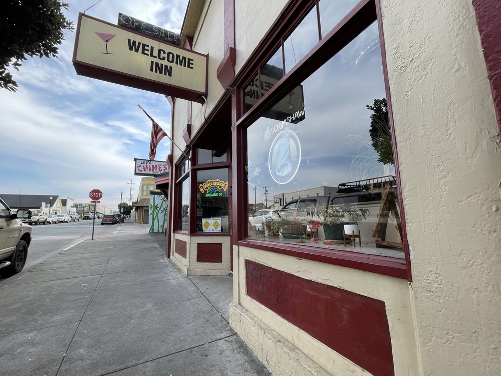 INN BAR Updated August 2024 21 Photos & 22 Reviews 148 E