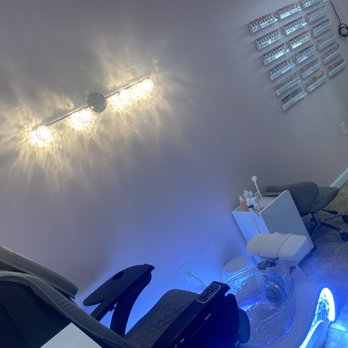 Bella Nails - Nail Technicians Near Me - Sturbridge, Massachusetts Bella Nails - Nail Technicians Near Me - Sturbridge, Massachusetts