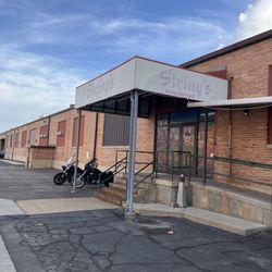 Steiny's Family Sports Grill - Outside