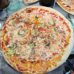 Pizzeria Al Porto di Arco - Geniale Pizza. Tolles Ambiente. Sehr nettes und zuvorkommendes Personal