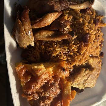 La Perle Restaurant - I ordered take out Fried Chicken rice and pea's macaroni Fried Plantains. - Caribbean Near Me - Everett, Massachusetts La Perle Restaurant - I ordered take out Fried Chicken rice and pea's macaroni Fried Plantains. - Caribbean Near Me - Everett, Massachusetts
