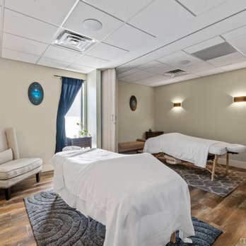 Soluna Yoga+Spa - Massage room for Couples Massage - Yoga Near Me - Jacksonville, Florida Soluna Yoga+Spa - Massage room for Couples Massage - Yoga Near Me - Jacksonville, Florida