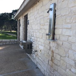 Buttercup Creek Park - Showers and water fountains