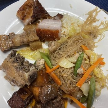 Mahal's Kitchen - A variety of buffet foods. - Filipino Near Me - Universal City, Texas Mahal's Kitchen - A variety of buffet foods. - Filipino Near Me - Universal City, Texas