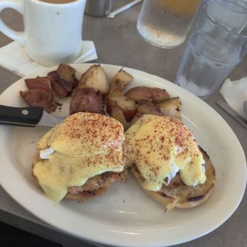 Millie's Cafe - Pasadena - Crab cake Benedict - Breakfast & Brunch Near Me - Pasadena, California Millie's Cafe - Pasadena - Crab cake Benedict - Breakfast & Brunch Near Me - Pasadena, California