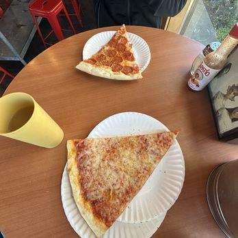 Dead Low Pizza - Pepperoni and Cheese Slices - Pizza Near Me - Port Angeles, Washington