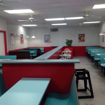 Dairy Queen Grill & Chill - Empty at 830 pm due to bad service - Fast Food Near Me - Jasper, Florida Dairy Queen Grill & Chill - Empty at 830 pm due to bad service - Fast Food Near Me - Jasper, Florida