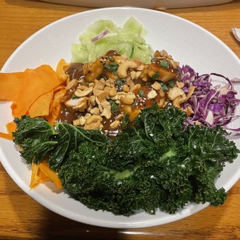 Buck & Honeys - Thai Chicken Bowl - Bars Near Me - Sun Prairie, Wisconsin