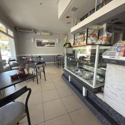 Scottadito - Entrance, bar area, home made ice cream etc