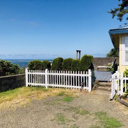 Happy Camp Beach Rentals - Entrance to cabin nine!