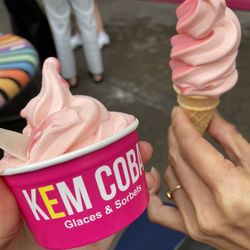 Kem CoBa - Raspberry, lychee sorbet mixed with rose ice cream. A winning combo!!!!!!!