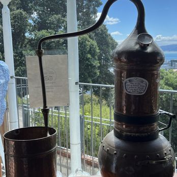 Fragrifert Parfumeur - Perfume Near Me - Kelburn, WGN
