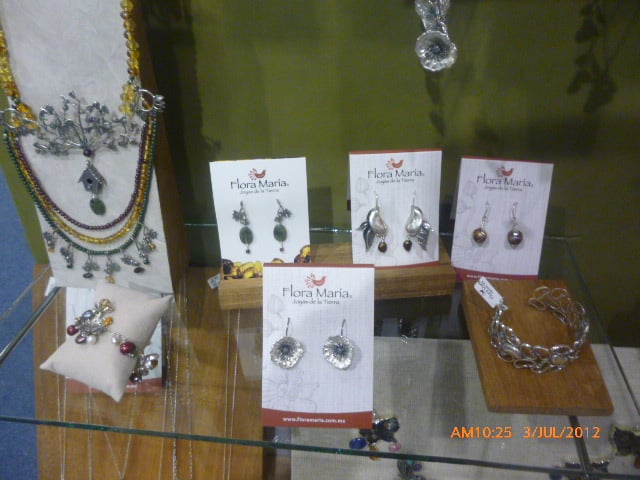 Flora María Joyas de la Tierra