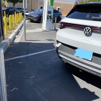 Beach Cities Paintless Dent Removal - Same charging station pole with dent completely fixed by Jeff. - Body Shops Near Me - Huntington Beach, California Beach Cities Paintless Dent Removal - Same charging station pole with dent completely fixed by Jeff. - Body Shops Near Me - Huntington Beach, California