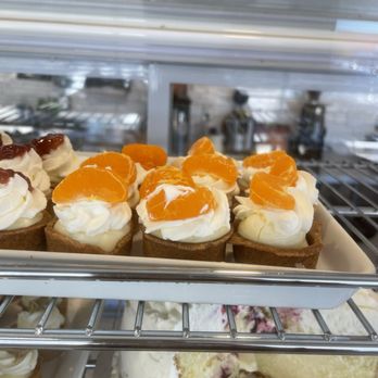 Linda's Dolci - Mandarin Pasticcini con Crema - Bakeries Near Me - Albuquerque, New Mexico