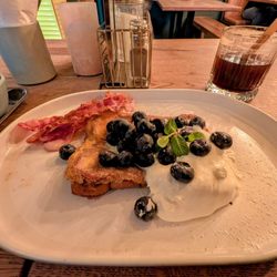 Zeitgeist - Blueberry French Toast with Bacon (Speck), Iced Americano