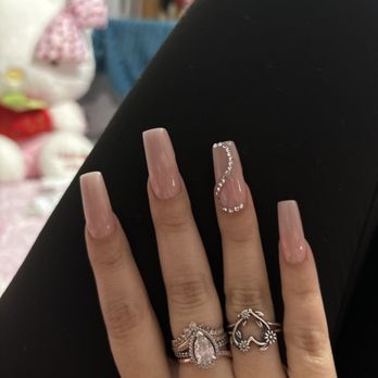 Chloe Nails & Spa - Waxing Near Me - Dickinson, Texas