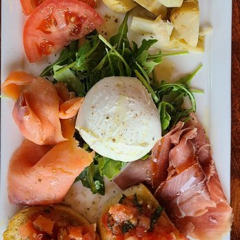 Pacci's Trattoria & Pasticceria - Piattone of Pacci's (so very yummy!) - Italian Near Me - Silver Spring, Maryland Pacci's Trattoria & Pasticceria - Piattone of Pacci's (so very yummy!) - Italian Near Me - Silver Spring, Maryland