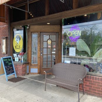 Thai Pearl Restaurant - Front entrance - Thai Near Me - Asheville, North Carolina Thai Pearl Restaurant - Front entrance - Thai Near Me - Asheville, North Carolina