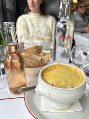 Bouillon Pigalle by null