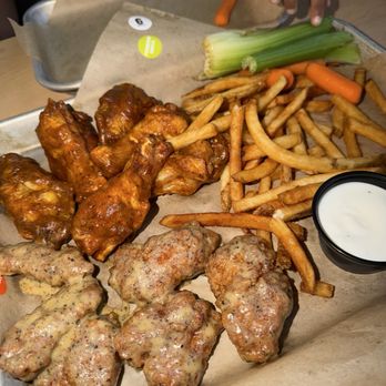 Buffalo Wild Wings - Thai Curry and Parmesan Garlic - American Near Me - San Jose, California
