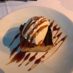 La Pachamama - Dessert / cheesecake with vanilla ice cream.