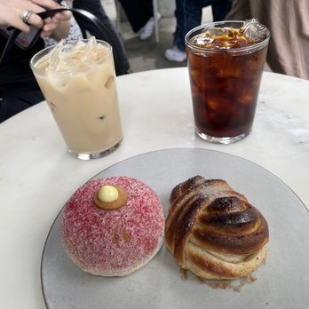 La Cabra - Cardamom bun, sweet bun - Bakeries Near Me - New York, New York La Cabra - Cardamom bun, sweet bun - Bakeries Near Me - New York, New York