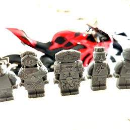 Figures scanned and 3D printed
