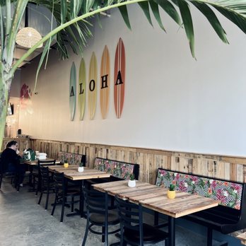 Aloha Waffle Bar - Indoor seating area - Coffee & Tea Near Me - Jacksonville, Florida