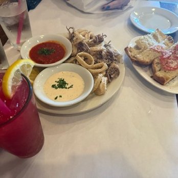 La Tavolata - Calamari Fritti, Complimentary Garlic Bread, Strawberry Lemonade - Italian Near Me - Artesia, California