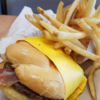 Fiamma Burger - Bacon and blue cheese burger with fries - Burgers Near Me - Bellingham, Washington Fiamma Burger - Bacon and blue cheese burger with fries - Burgers Near Me - Bellingham, Washington