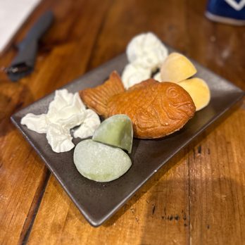 Tori Jiro - Green tea mochi, Taiyaki Fish dessert with red bean paste, mango mochi. - Japanese Near Me - Watertown, Massachusetts Tori Jiro - Green tea mochi, Taiyaki Fish dessert with red bean paste, mango mochi. - Japanese Near Me - Watertown, Massachusetts