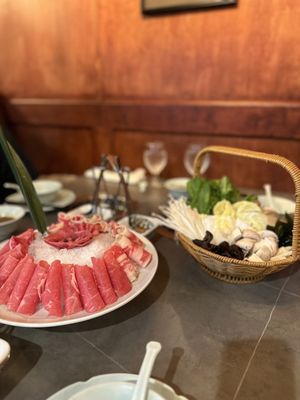 Jin Fu hotpot by null