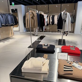 Burberry Outlet - Accessories Near Me - Central Valley, New York