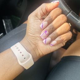 Short manicure w/ design Short manicure w/ design