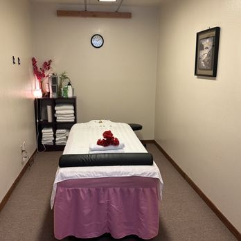 Angel Hands Massage - Single room - Massage Therapy Near Me - Fortuna, California Angel Hands Massage - Single room - Massage Therapy Near Me - Fortuna, California