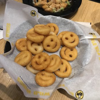 Buffalo Wild Wings - Chicken Wings Near Me - Royal Oak, Michigan