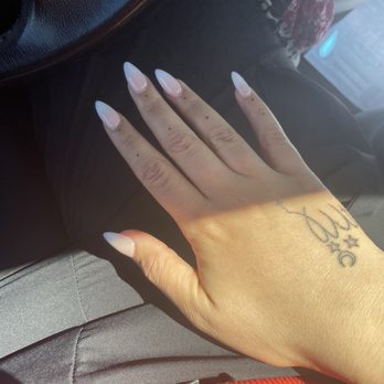 Gilbert Nail Lounge - Ombré almond acrylics - Nail Technicians Near Me - Gilbert, Arizona