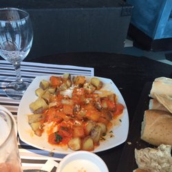 Quba - Papas Quba (con salsa Ali olí y salsa picante).
