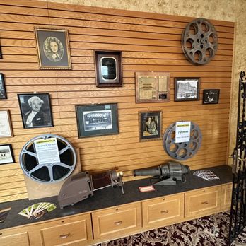 Paramount Theatre Centre & Ballroom - Historical info from the theater's past. - Performing Arts Near Me - Anderson, Indiana Paramount Theatre Centre & Ballroom - Historical info from the theater's past. - Performing Arts Near Me - Anderson, Indiana