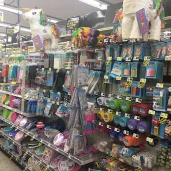 Dollar General - Aisle 15 greeting cards and party goods - Discount Store Near Me - Decatur, Georgia