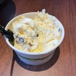 Stone Haus Pizzeria & Creamery - Cookie dough ice cream